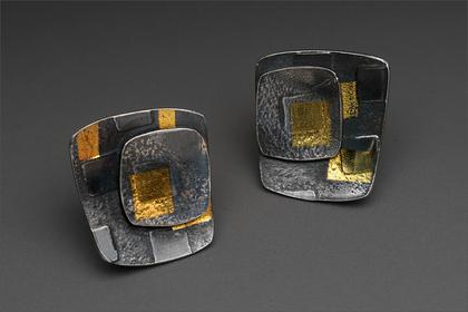 Werger.square in square earrings with gold squares